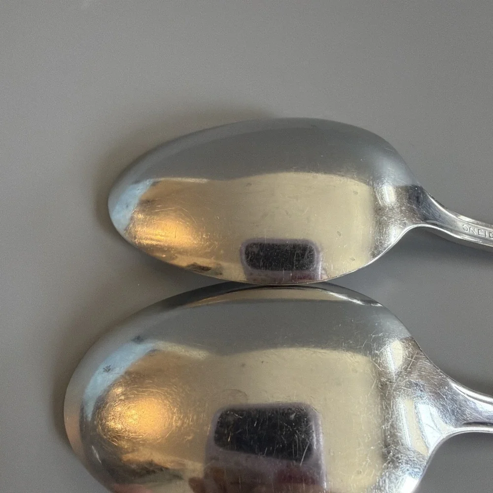 Set of 2 Oneida Deluxe 